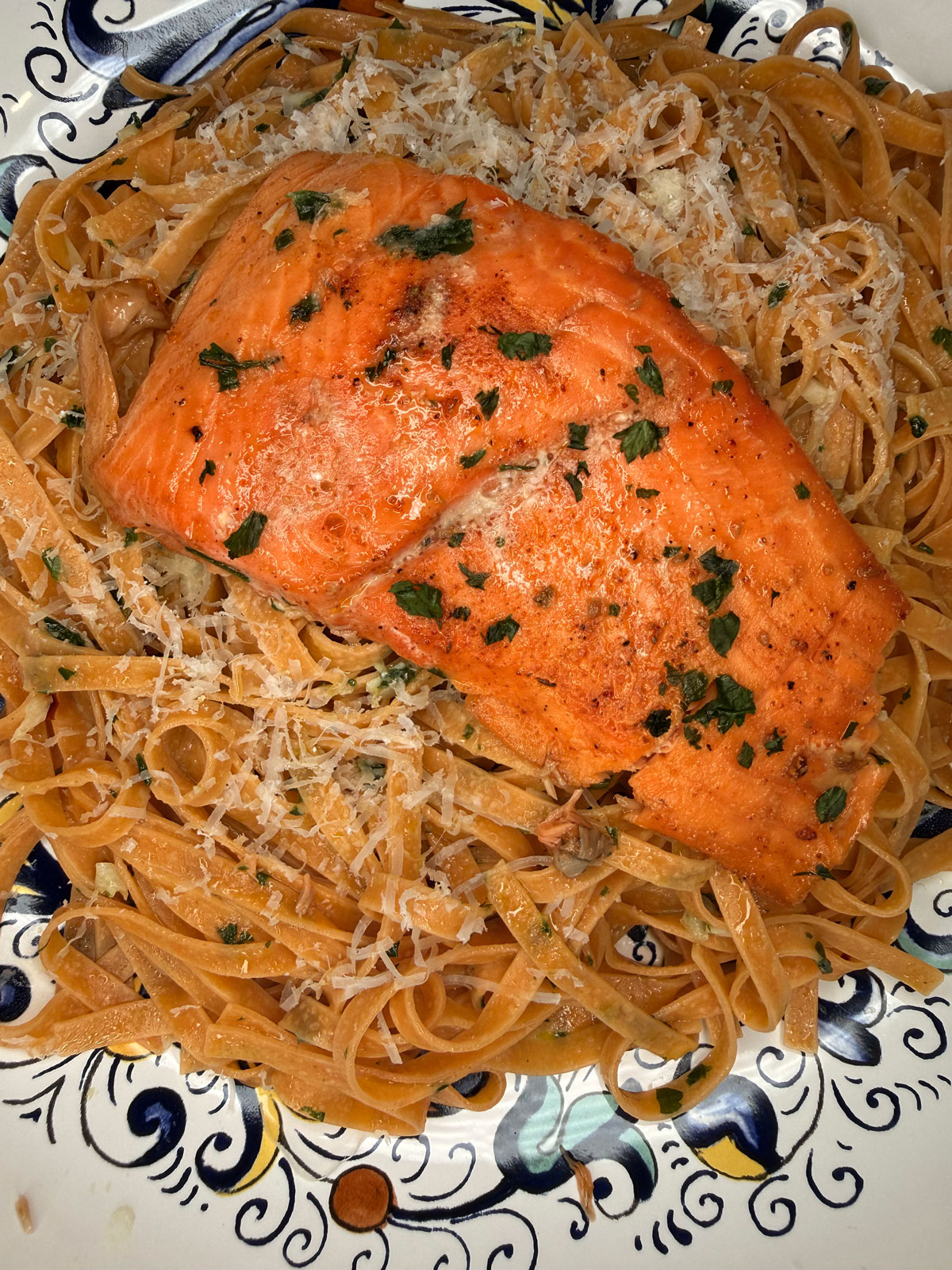 Fettuccine al Peperoncino con Salmone