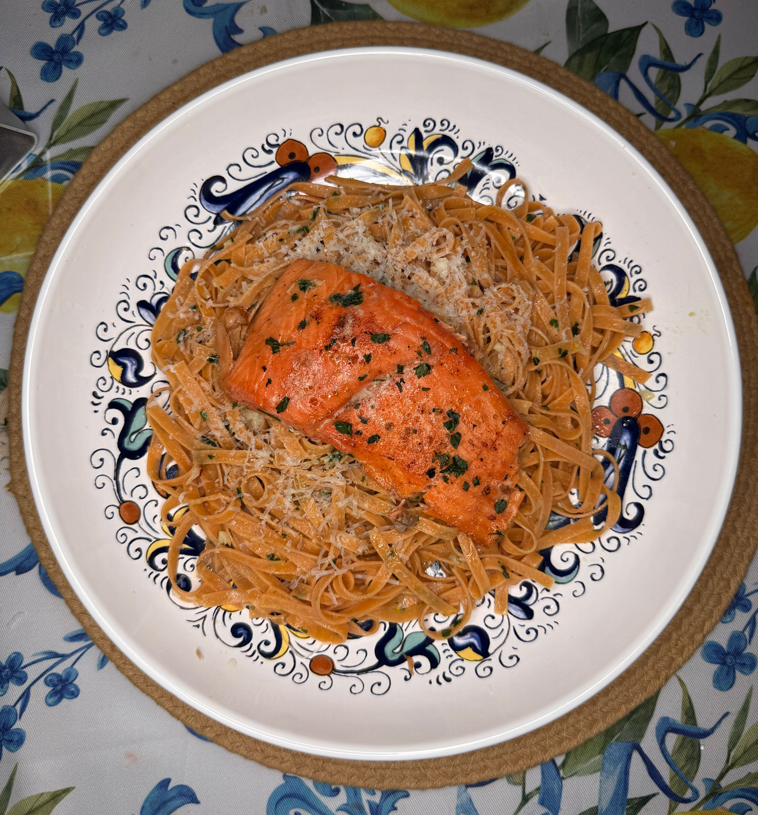 Fettuccine al Peperoncino con Salmone 
